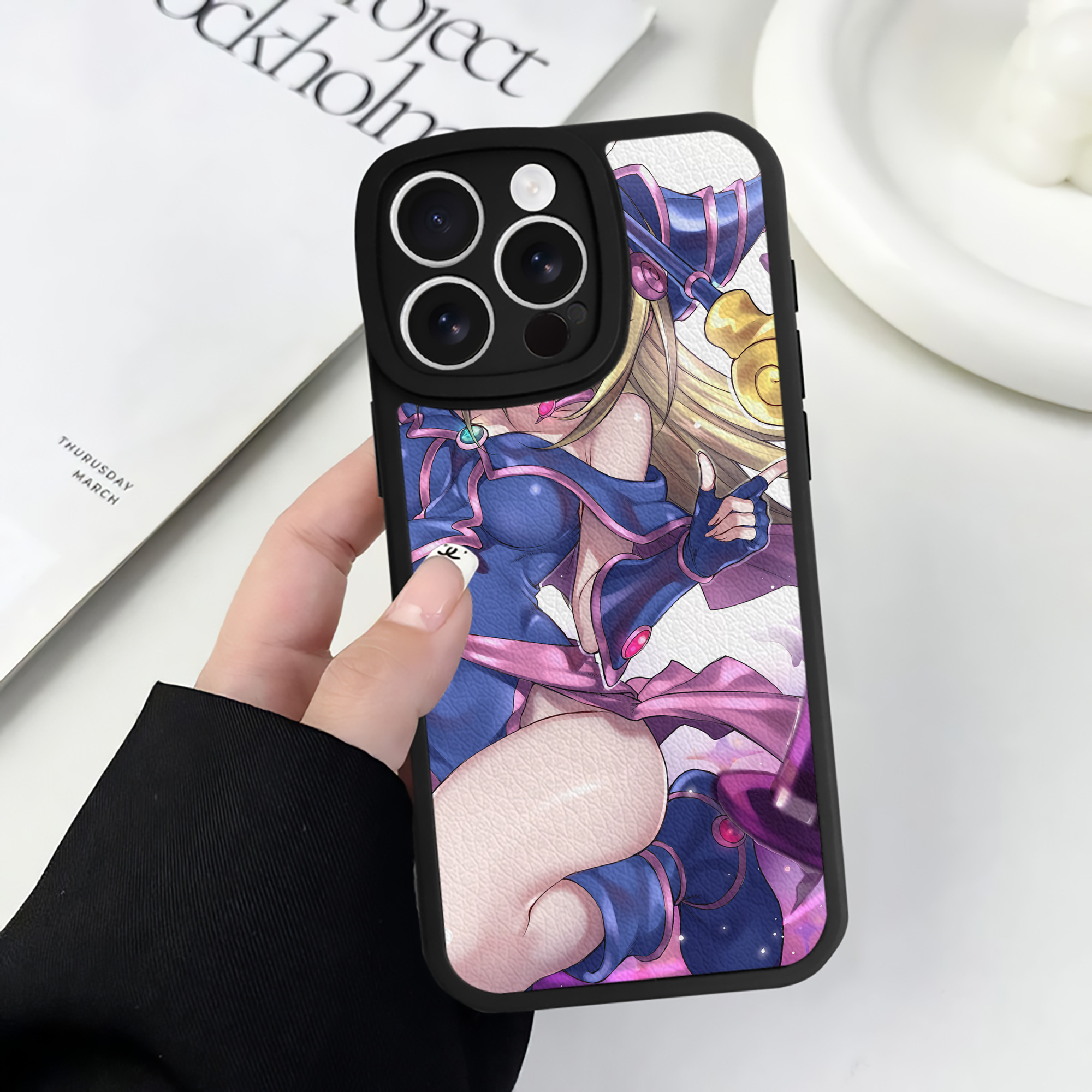 （画像用） 遊☆戯☆王 Yu-Gi-Oh! 【iPhone 16シリーズ対応】シリコンスマホケース（レザー調） 材質：シリコン